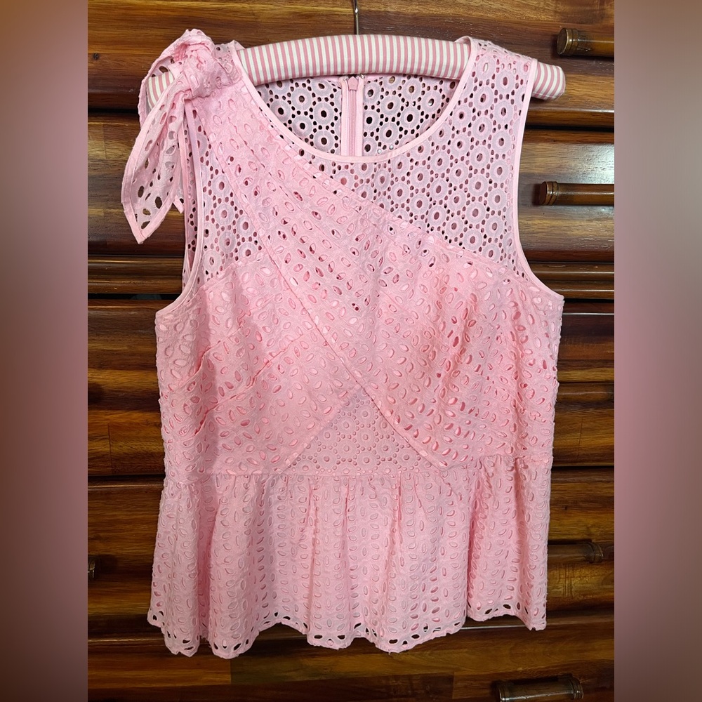 Lilly Pulitzer Pink eyelet top. Size 12